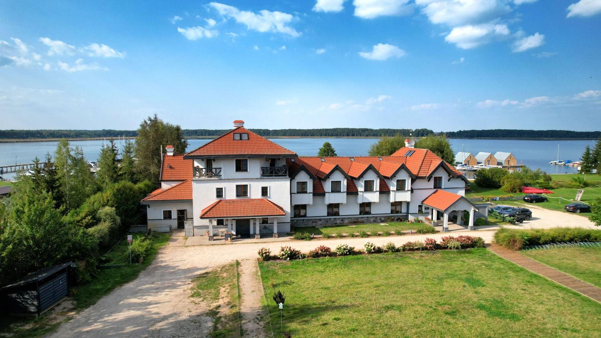 Hotel Joseph Conrad Pisz Buitenkant foto