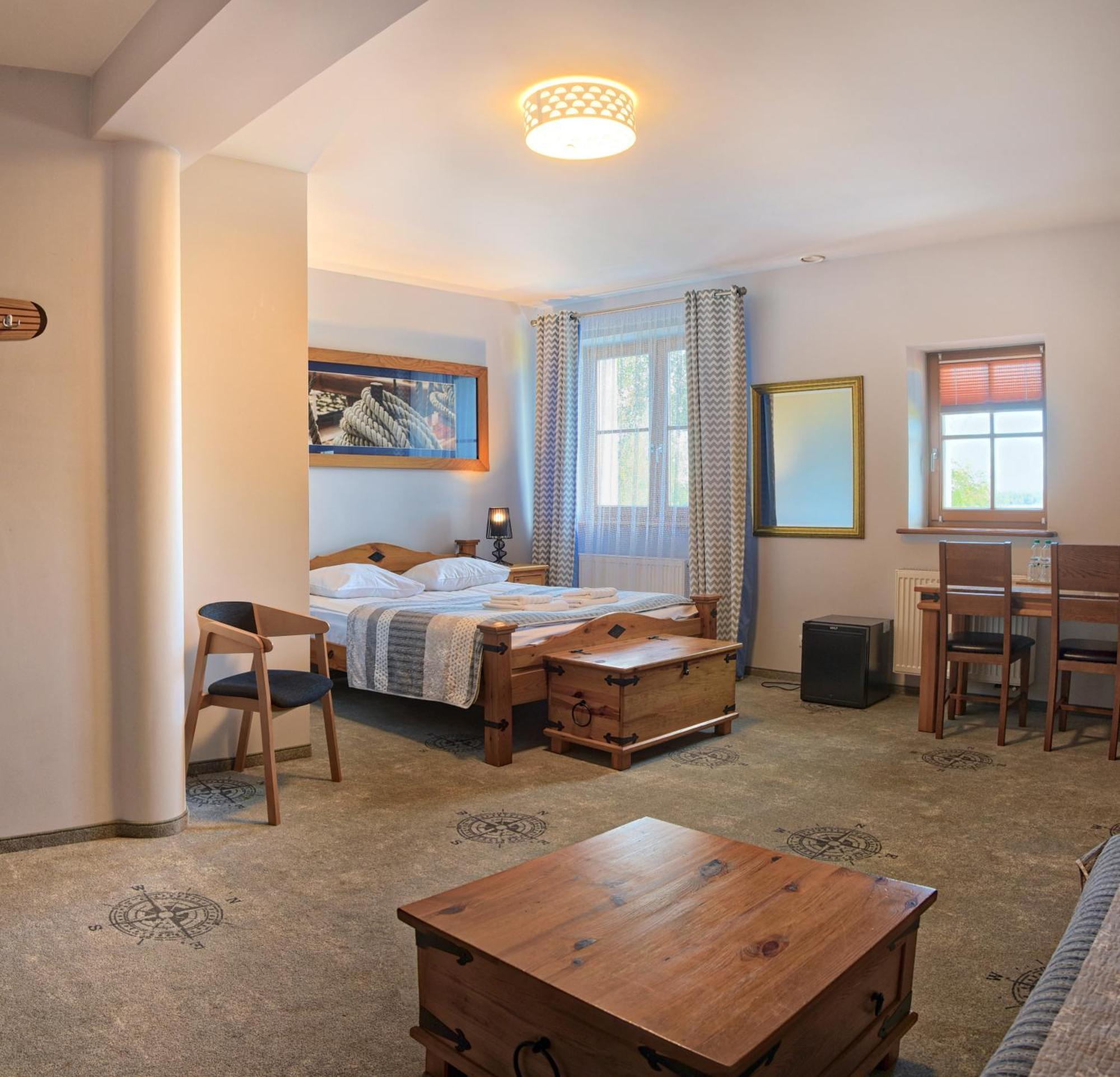 Hotel Joseph Conrad Pisz Buitenkant foto