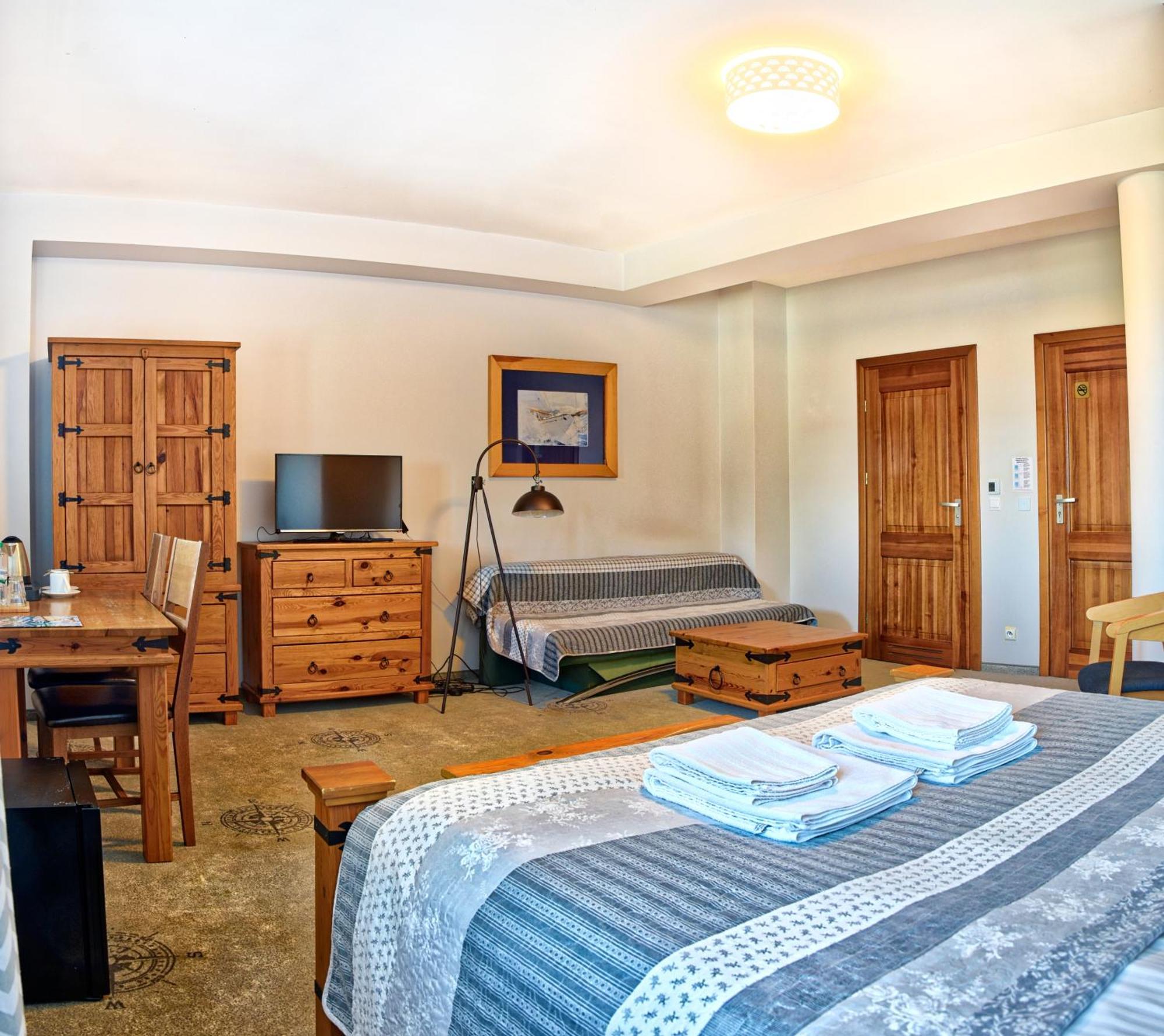 Hotel Joseph Conrad Pisz Buitenkant foto