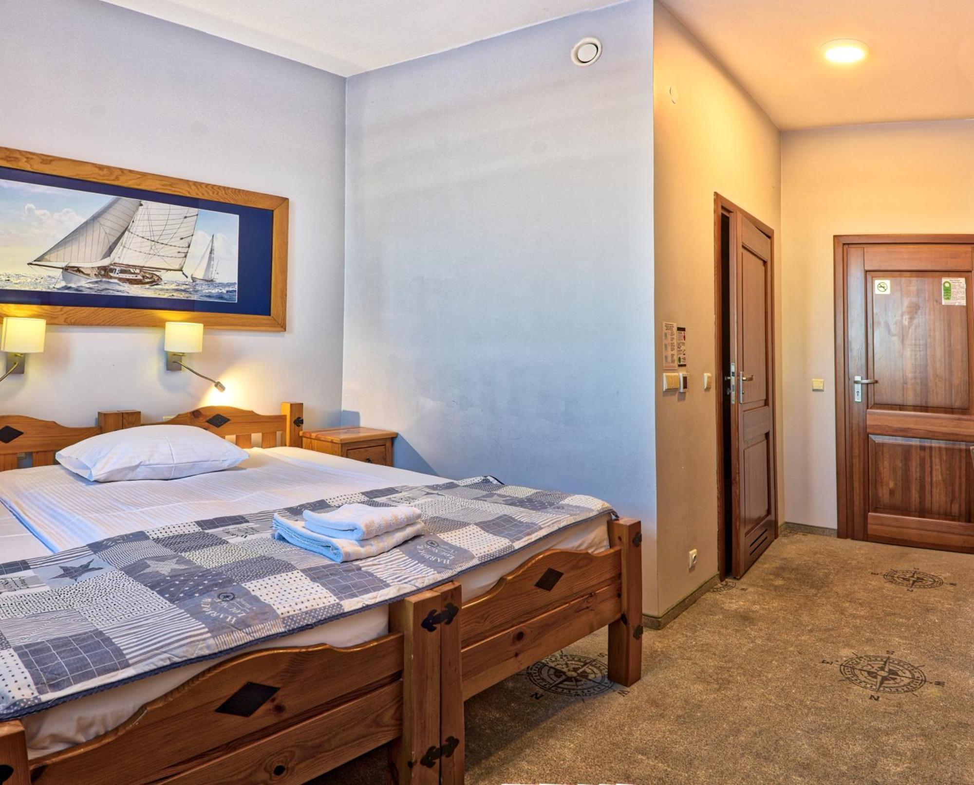 Hotel Joseph Conrad Pisz Buitenkant foto