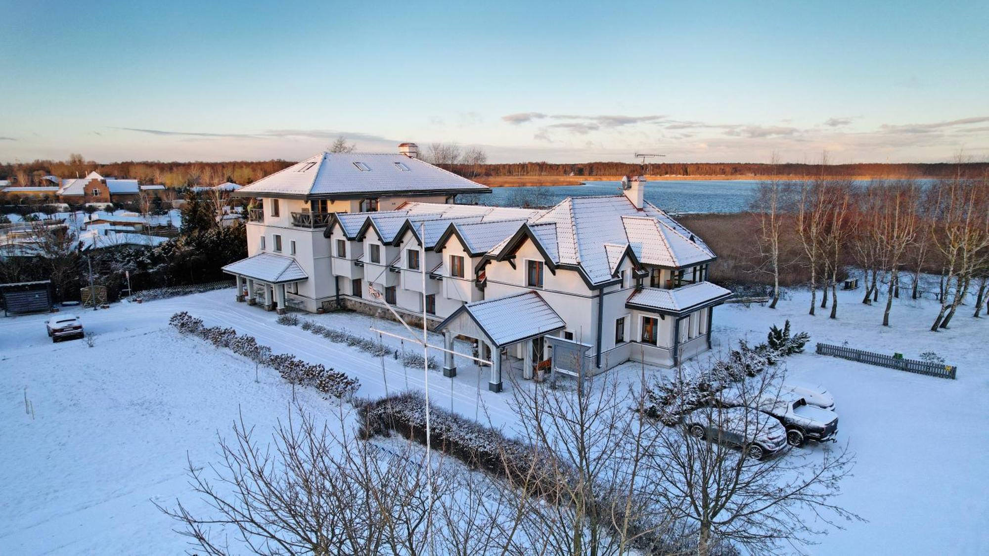 Hotel Joseph Conrad Pisz Buitenkant foto